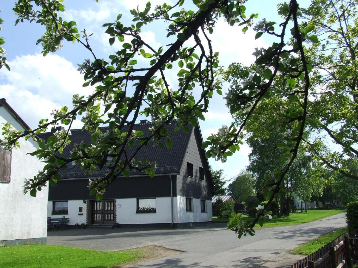 Gästehaus Jütten Hellenthal Exterior foto